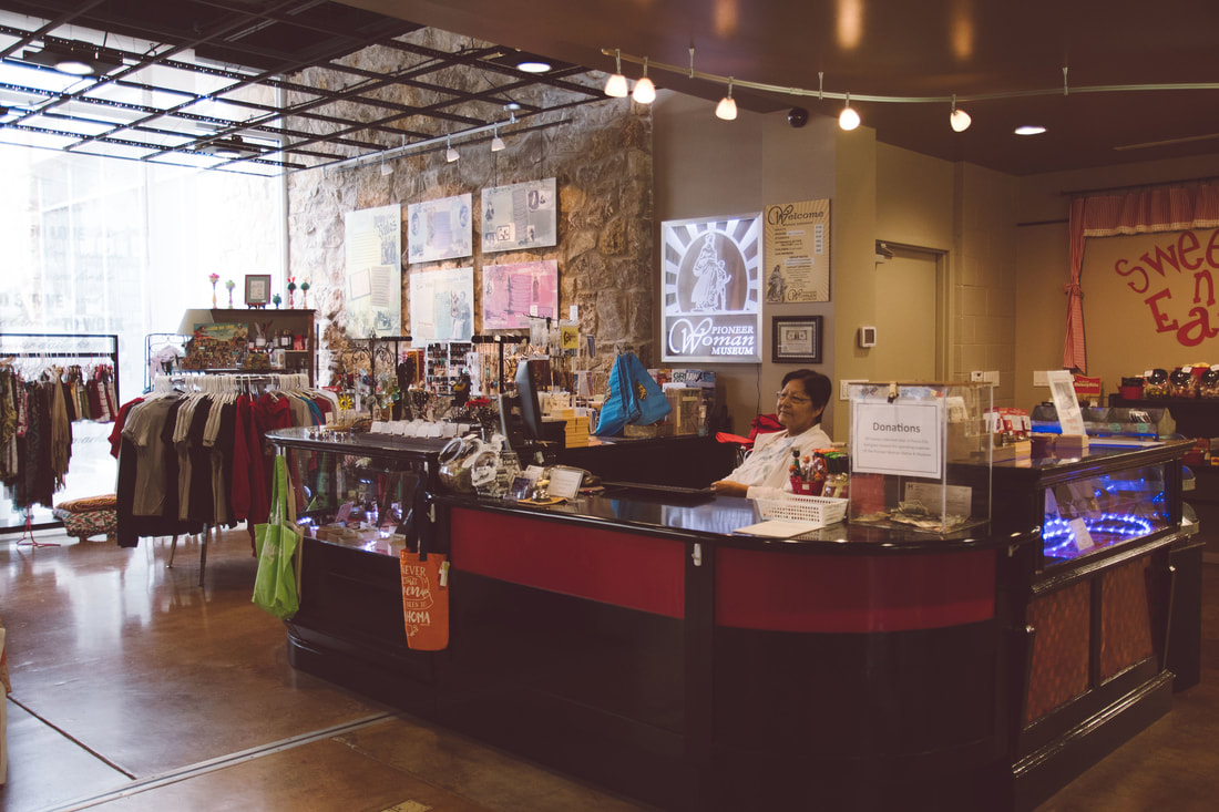 Pioneer Woman Statue and Museum Gift Shop